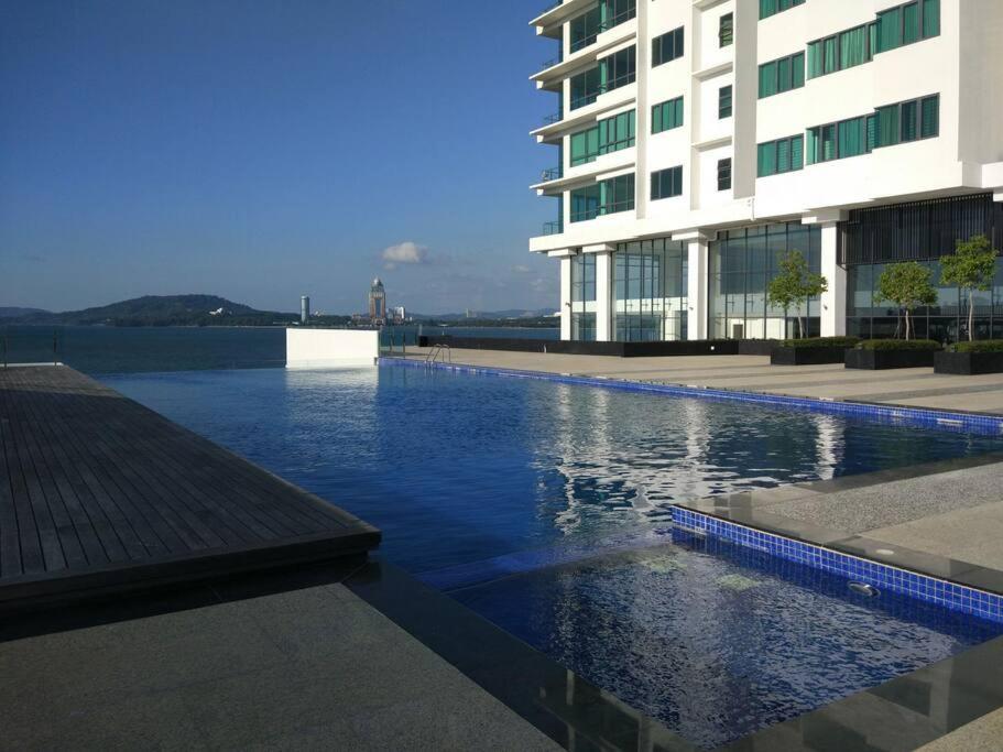 Heaven In City With Full Seaview 2 Cozy Br Bay 21 Kota Kinabalu Exterior photo