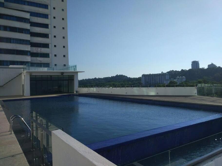 Heaven In City With Full Seaview 2 Cozy Br Bay 21 Kota Kinabalu Exterior photo