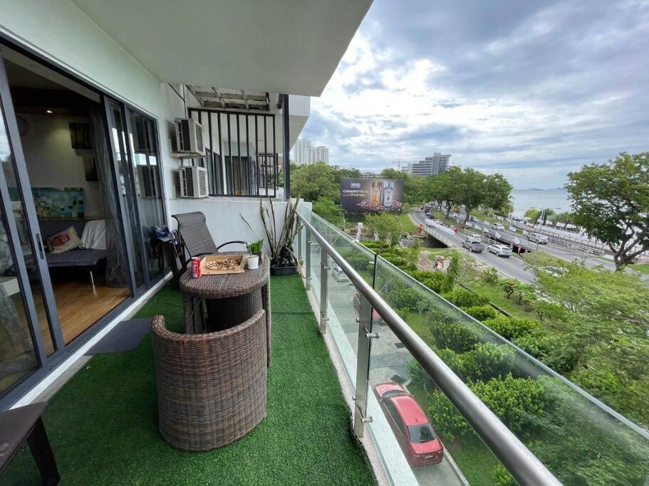 Heaven In City With Full Seaview 2 Cozy Br Bay 21 Kota Kinabalu Exterior photo